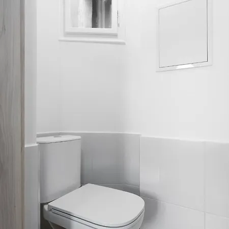 Apartman U Metra S Terasou Прага Екстер'єр фото