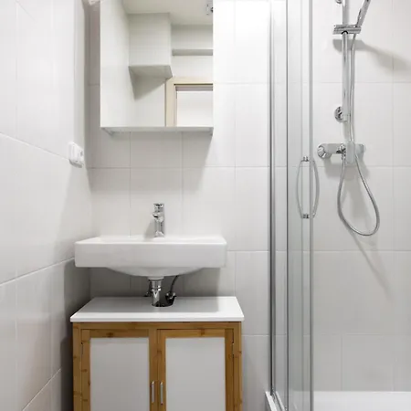 Apartman U Metra S Terasou Прага Екстер'єр фото